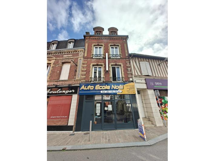 Immeuble 5 pièces 141 m² · à Brionne · 141 m² · 139 100 €